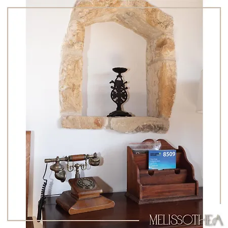 Melissothea Stone Mészana