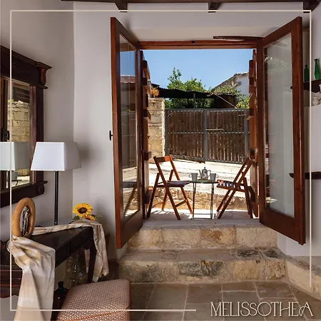 ゲストハウス Melissothea Stone Mesana