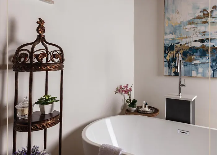 Melissothea Stone Mesana