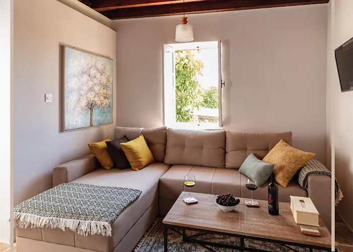 Melissothea Stone Mesana